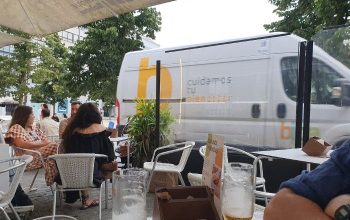 furgoneta en armas