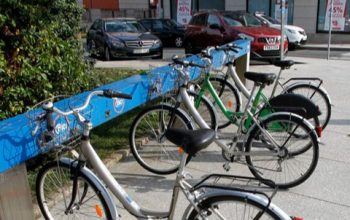 Estación de bicis en Canido