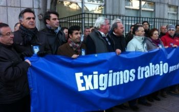 Representantes del PP se concentran esta ma?ana ante la sede de la SEPI en Madrid (foto: Ra?l Salgado)