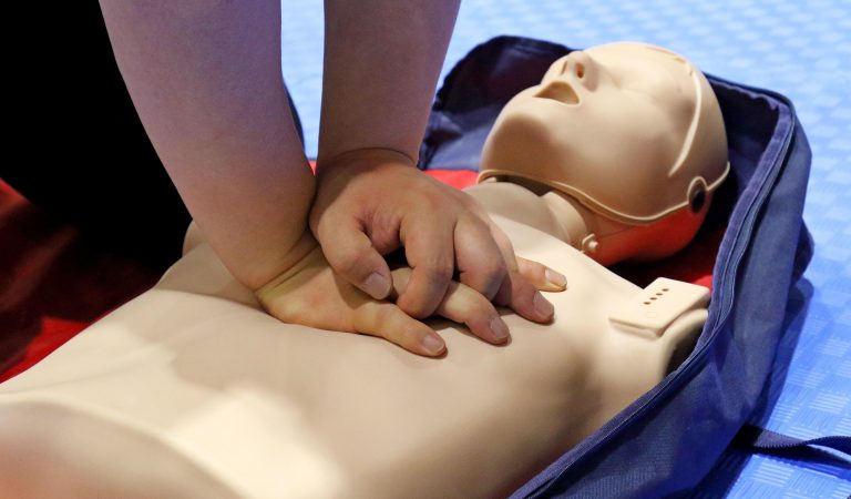 manseok_kim-cpr-5807848_1920