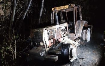 maquinaria agricola incendiada en Pedroso
