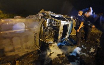 policia bomberos incendio coche