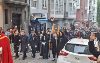 procesion con coches