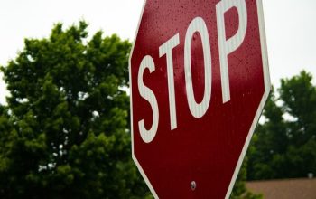 señal stop trafico