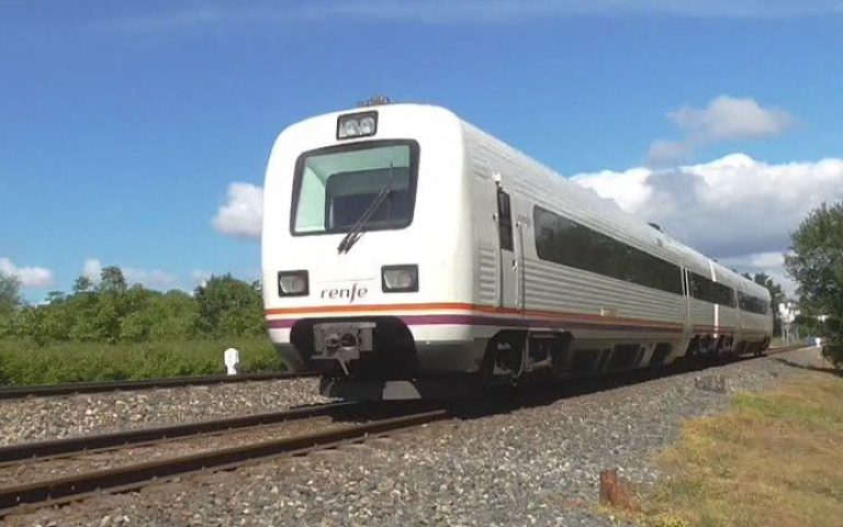 tren media distancia