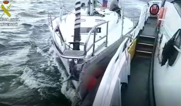 velero remolcado