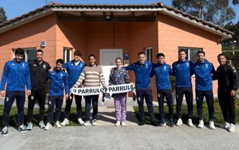 Jugadores de O Parrulo en su visita a Mougá